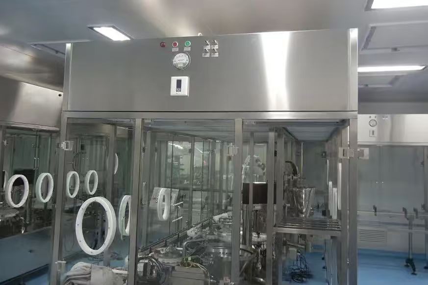 封闭式无菌隔离器——不锈钢屏障隔离器,带玻璃观察窗、手套口与压差表